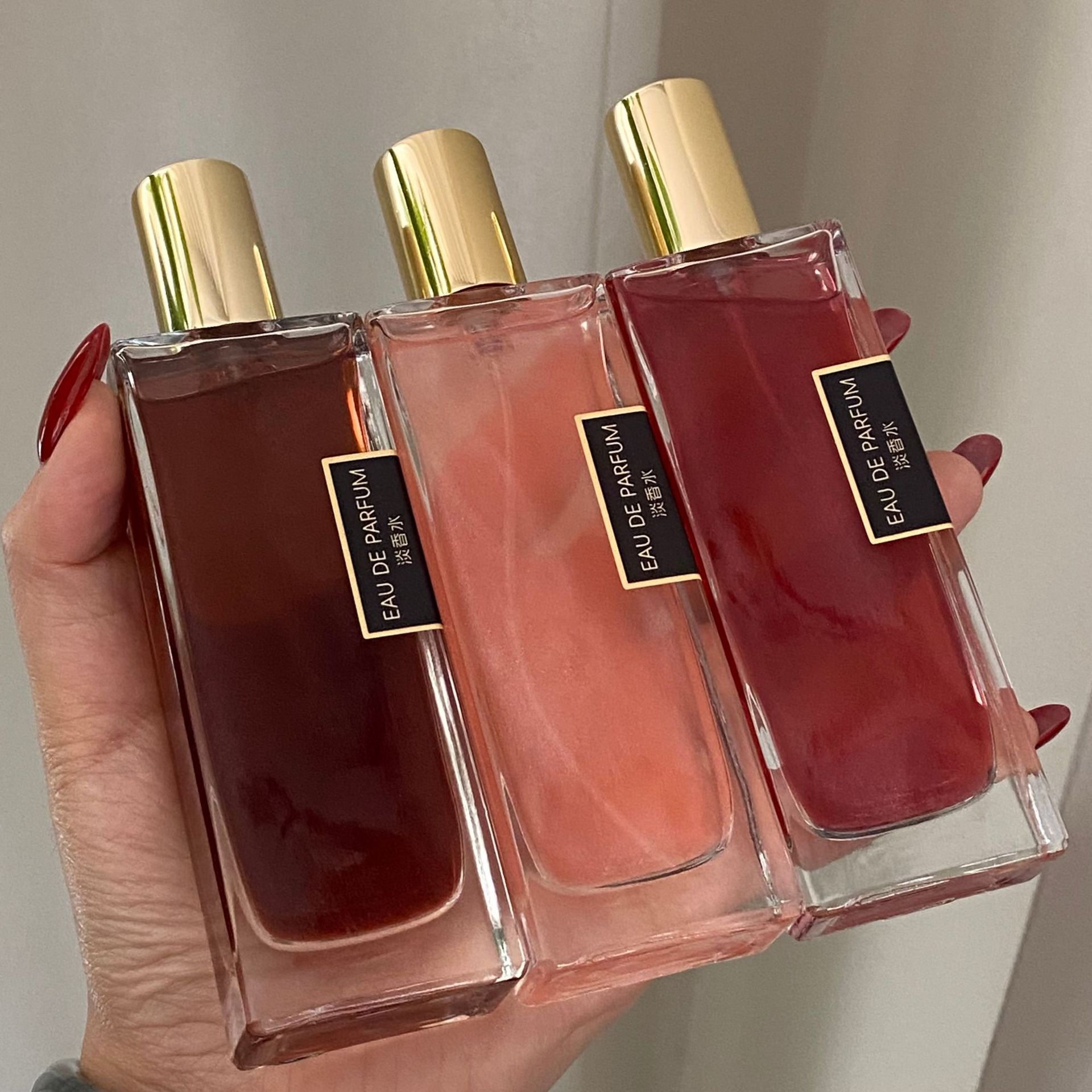 Туалетная вода Reversal Paris  – обзор и цена Perfume And Fragrance Are Same